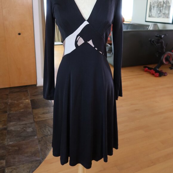 $425 ISSA London dress size US 6 black with beige abstract print 100% silk flare - Picture 2 of 14